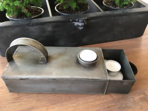 Metalen waxine box